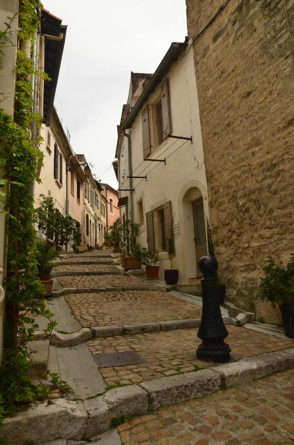 Aux Pieds Des Arenes Apartment Arles Ngoại thất bức ảnh